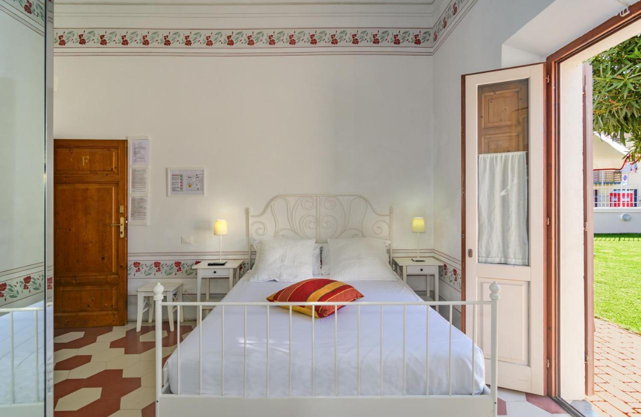 Villino Ermione Hotel Marina Di Pisa Exterior photo