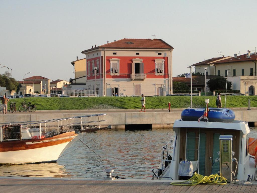 Villino Ermione Hotel Marina Di Pisa Exterior photo
